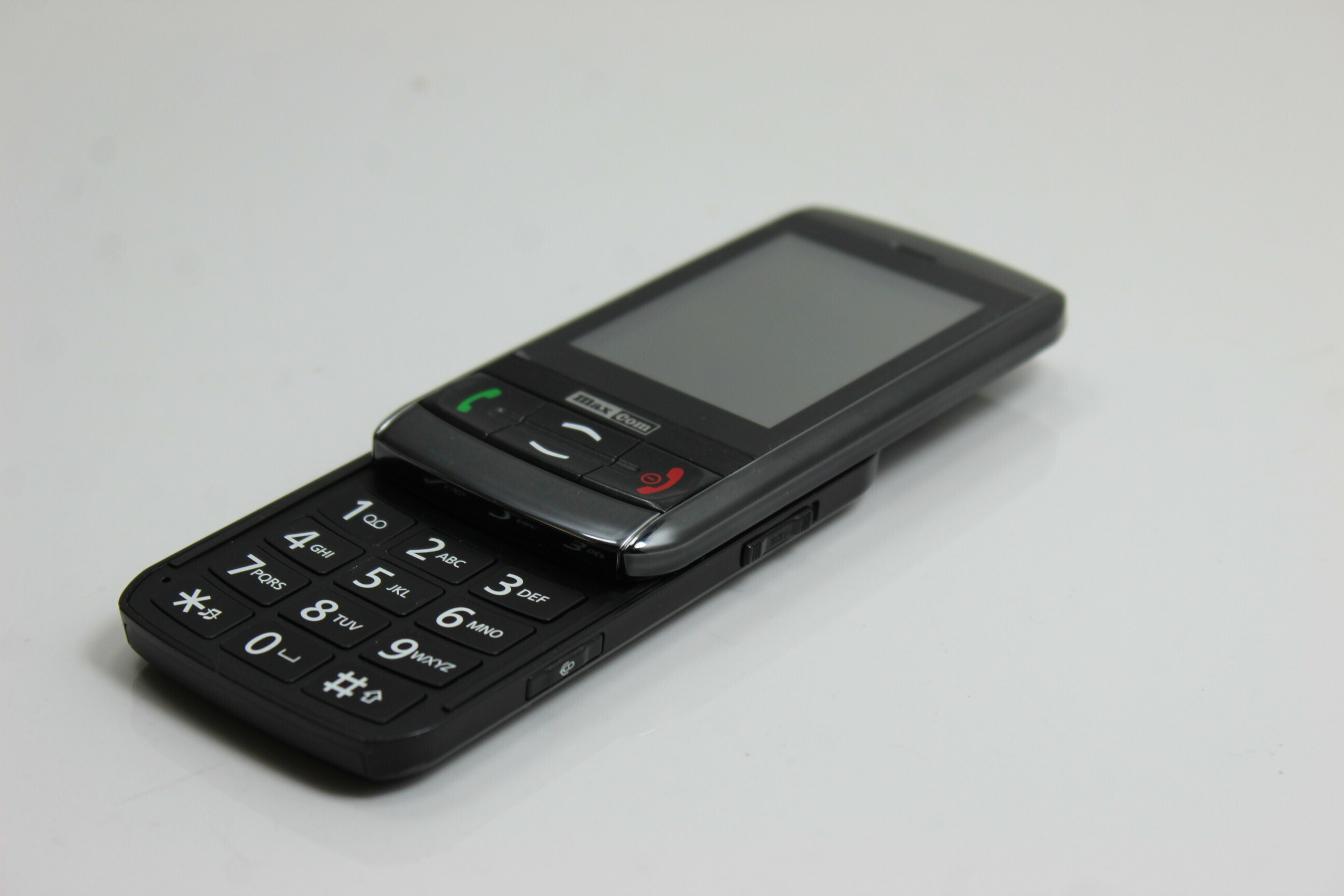 telefon-maxcom-mm850bb-typ-telefon-komorkowy