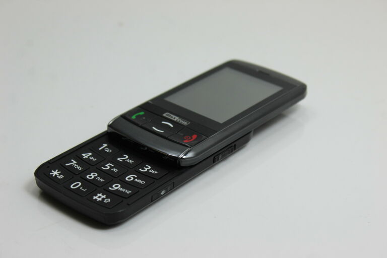 telefon-maxcom-mm850bb-typ-telefon-komorkowy