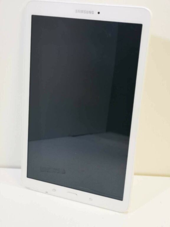 TABLET SAMSUNG GALAXY TAB E SM-T560 W ETUI