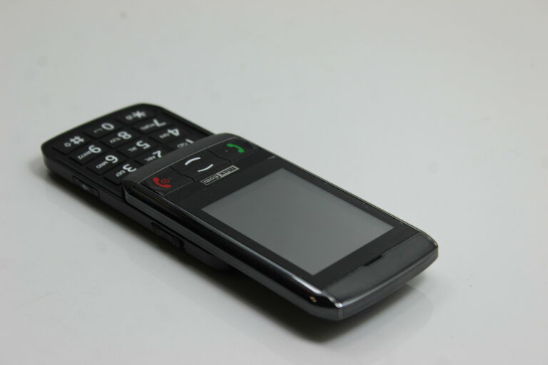 telefon-maxcom-mm850bb-ean-888365962108
