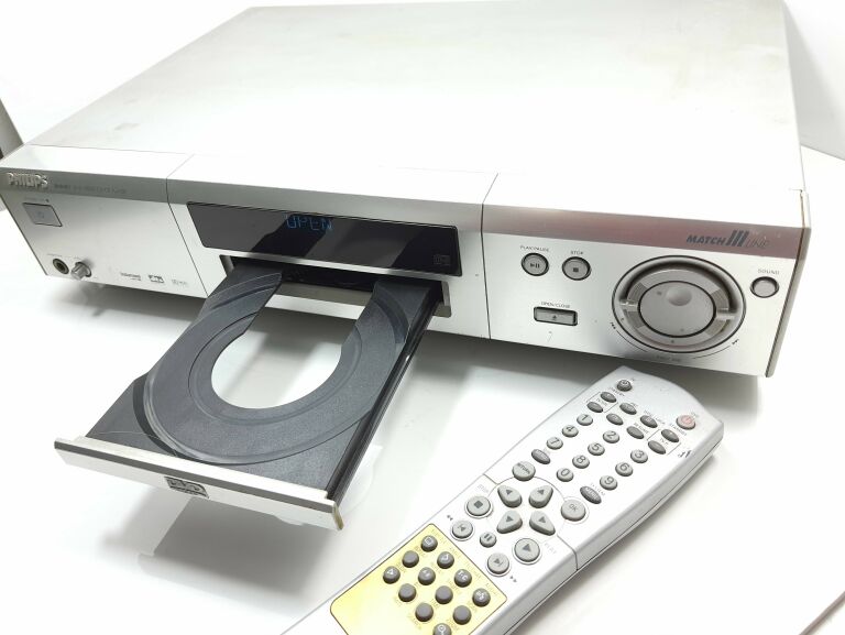 ODTWARZACZ DVD PHILIPS DVD957 PILOT