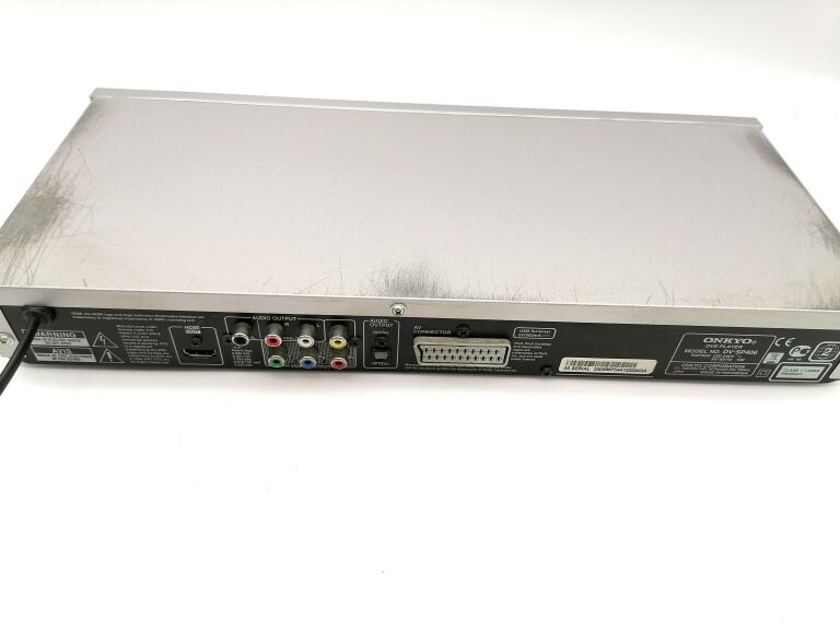 ZESTAW KINA DOMOWEGO 5,1 SUBWOOFER/DVD/AMPLITUNER