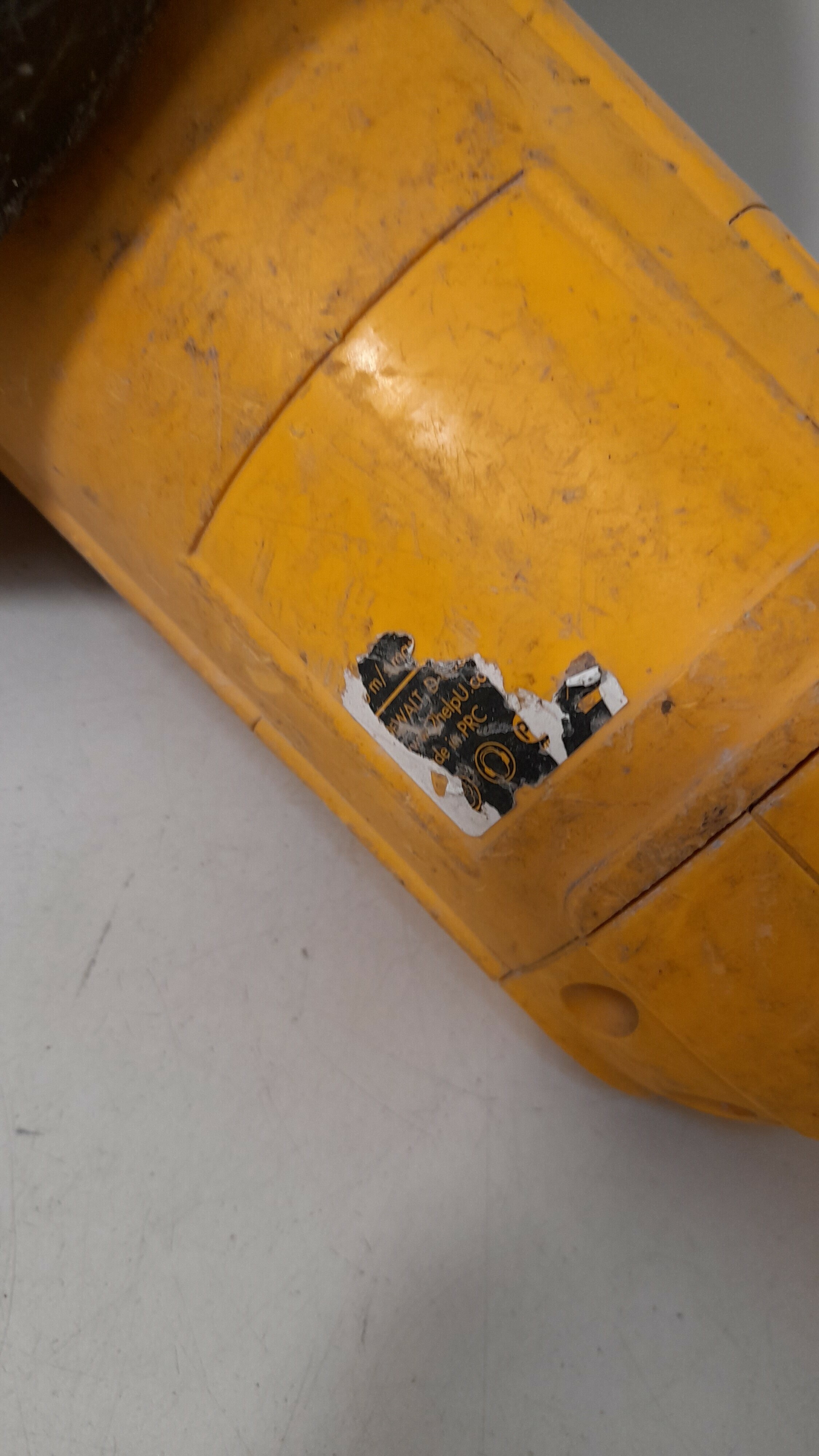 szlifierka-dewalt-duza-rodzaj-katowa