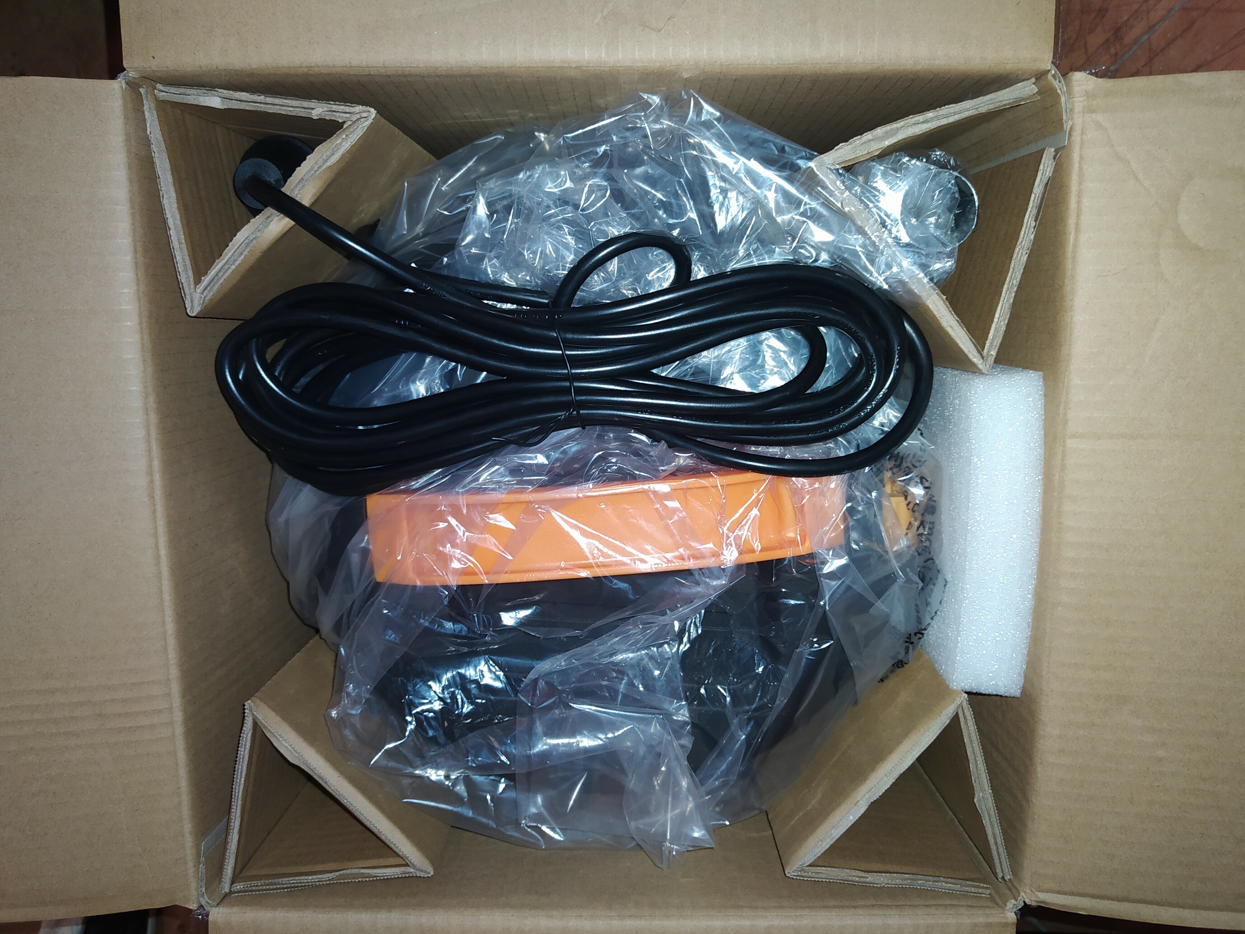 odkurzacz-warsztatowy-niteo-1300w-220-v-20l-marka-niteo