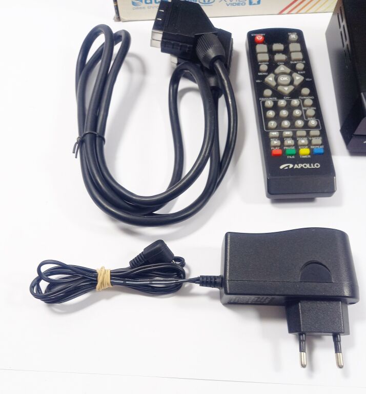 DEKODER TELEWIZJI NAZIEMNEJ APOLLO AHD-115/KOMPLE