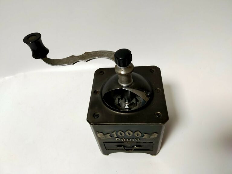 stary-mlynek-do-kawy-rosyjski-aleja-wolnosci-15b-czestochowa-sj