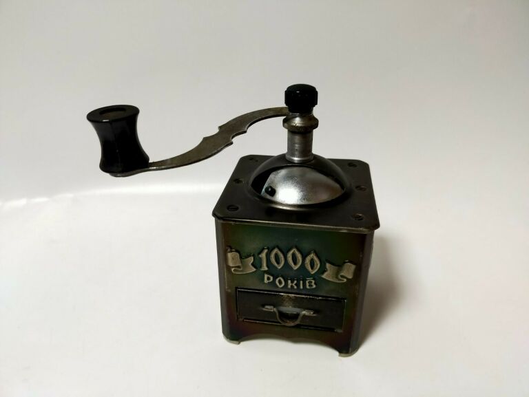 stary-mlynek-do-kawy-rosyjski-aleja-wolnosci-15b-czestochowa-sj