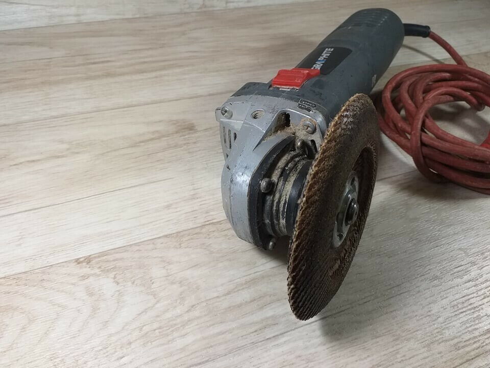 szlifierka-katowa-graphite-stan-uzywany