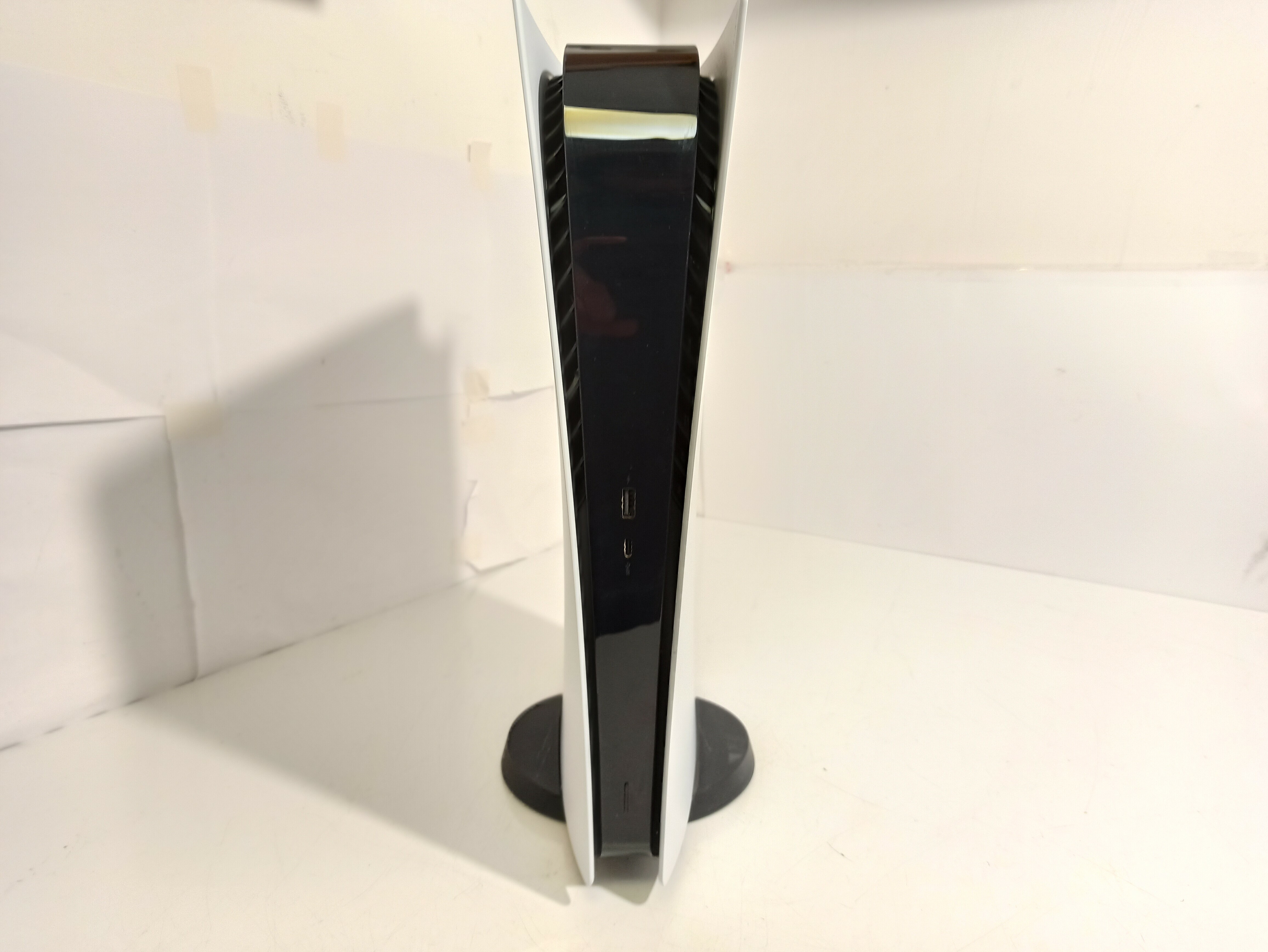 konsola-playstation-5-digital-zestaw-stan-uzywany