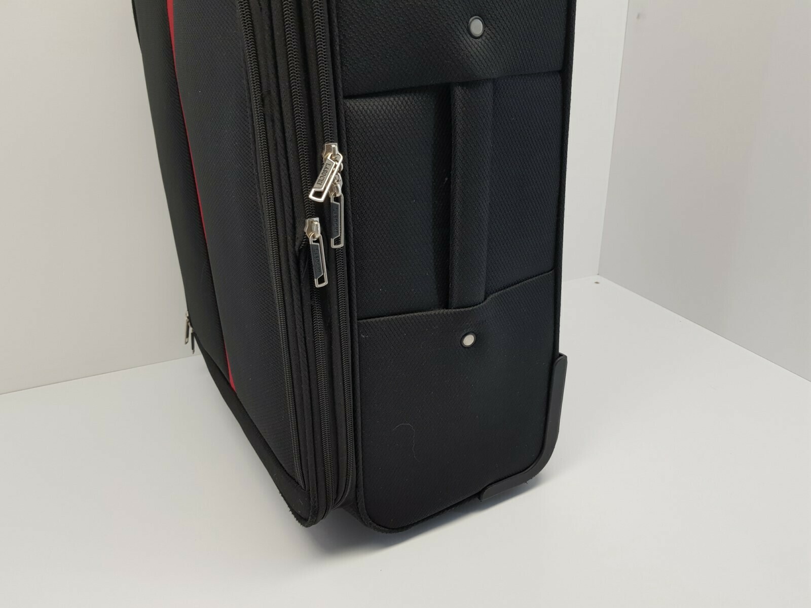 walizka-podrozna-lasocki-rodzaj-walizki-miekkie