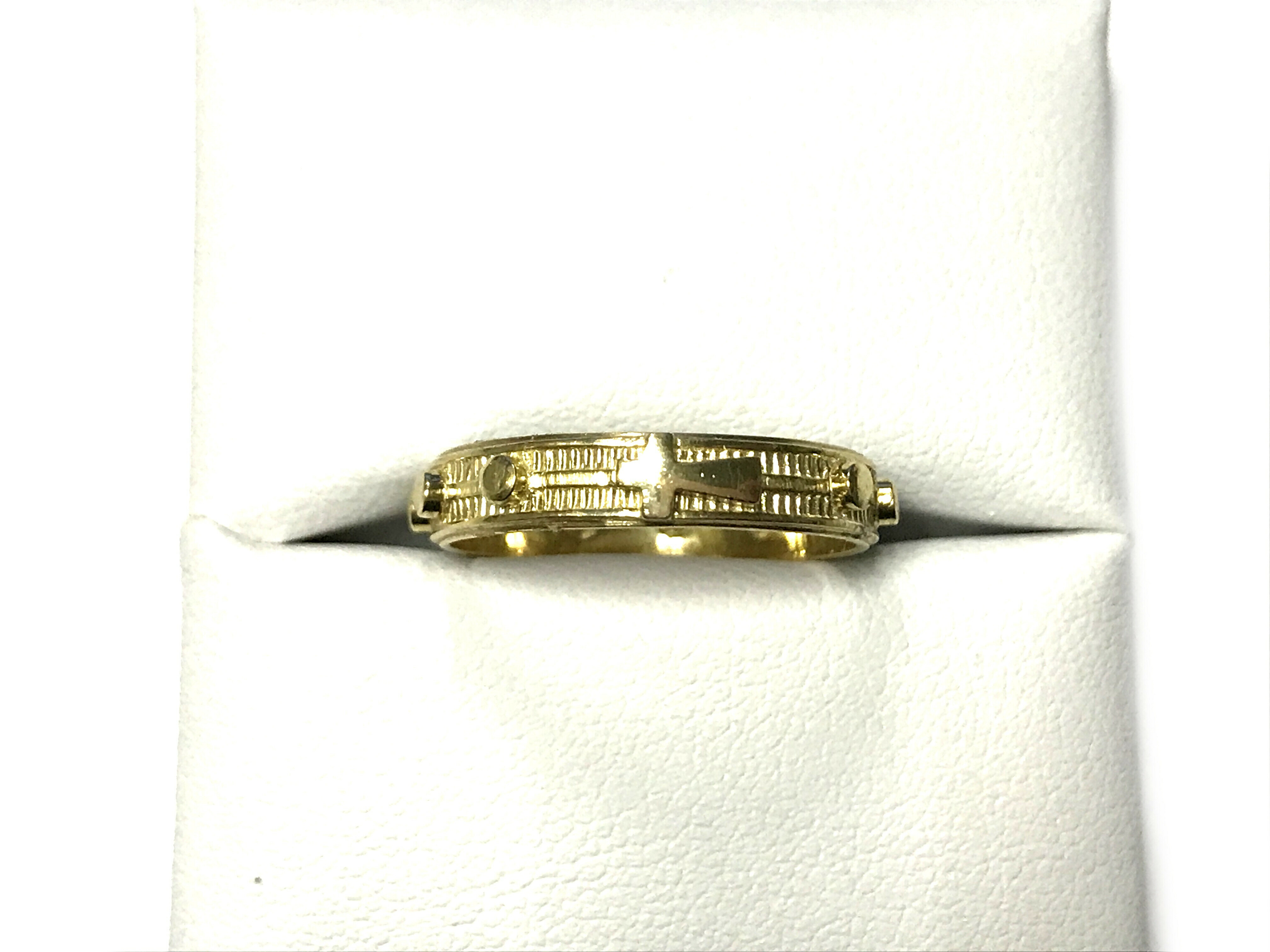 pierscionek-koronka-material-zloto