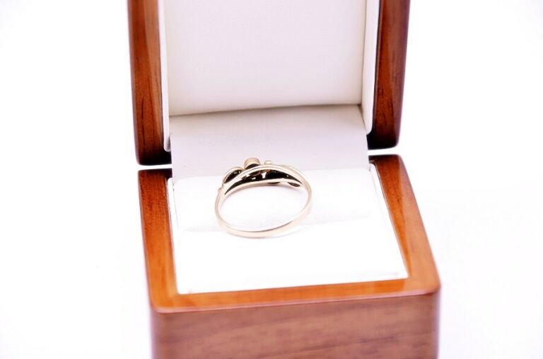 swietny-zloty-pierscionek-585-217g-r19-rodzaj-wyrob-jubilerski