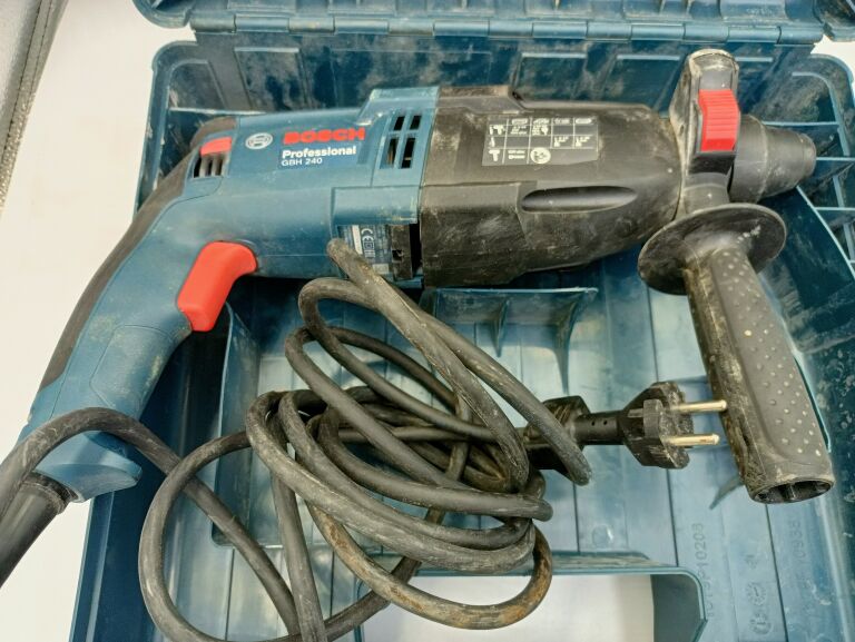 MŁOTOWIERTARKA BOSCH PROFESSIONAL GBH240 ZESTAW