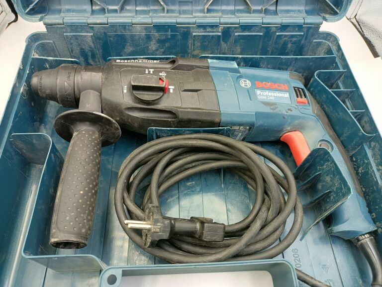 MŁOTOWIERTARKA BOSCH PROFESSIONAL GBH240 ZESTAW