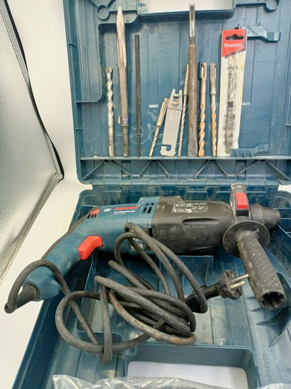 MŁOTOWIERTARKA BOSCH PROFESSIONAL GBH240 ZESTAW
