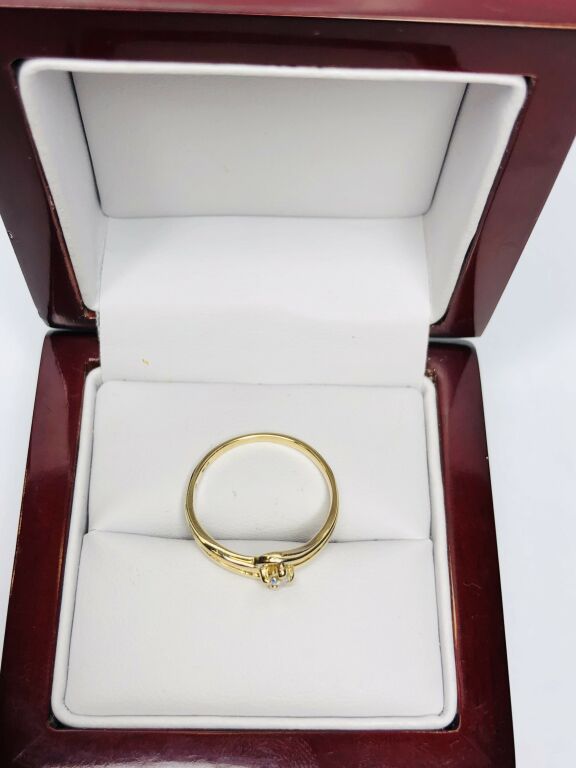 pierscionek-zareczynowy-z-brylantem-certyfikat-585-stan-uzywany