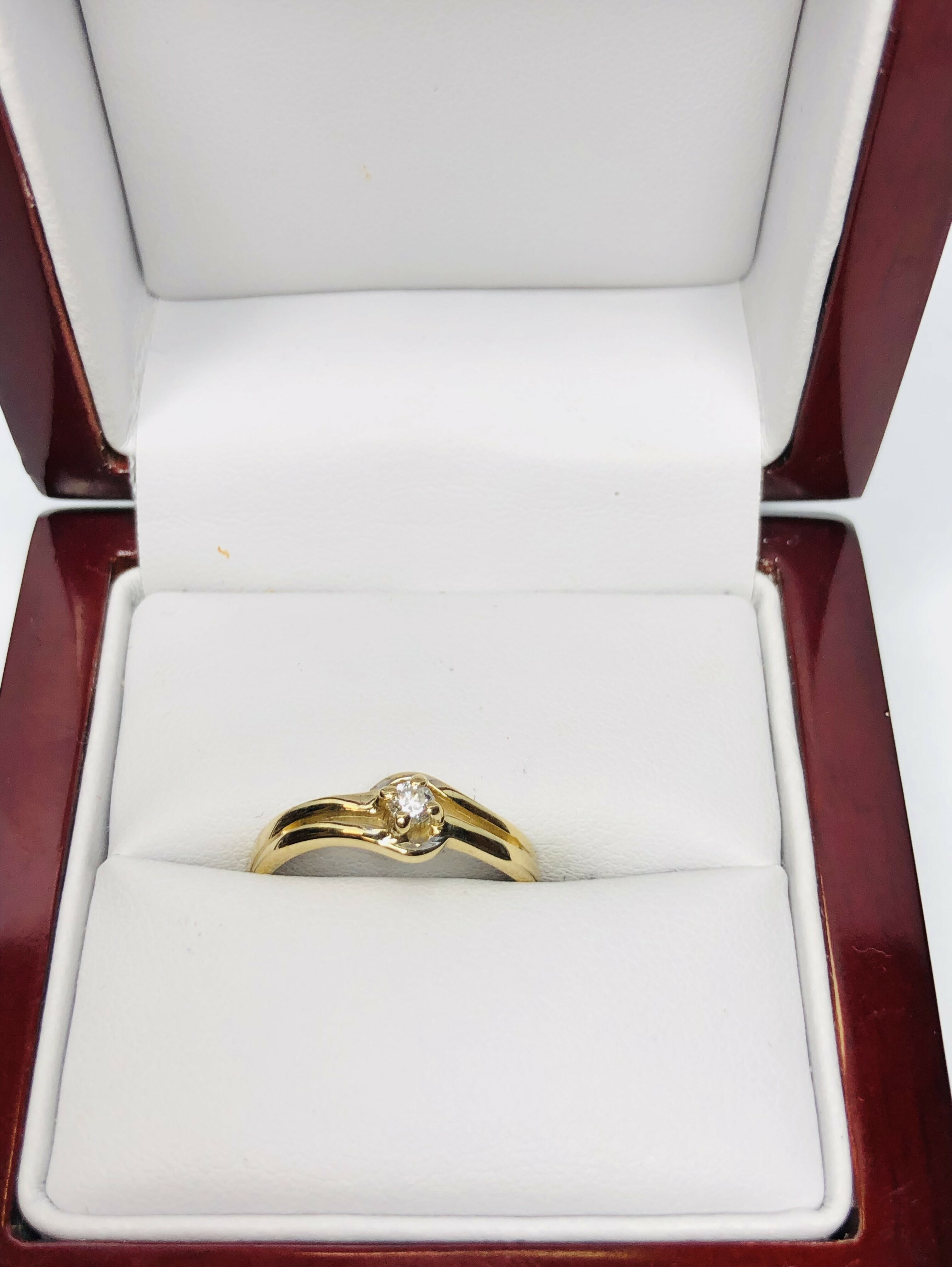 pierscionek-zareczynowy-z-brylantem-certyfikat-585-rodzaj-wyrob-jubilerski