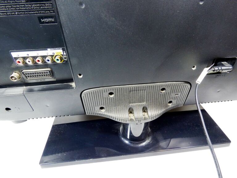 TELEWIZOR SAMSUNG UE32EH5020W FULL HD + PILOT