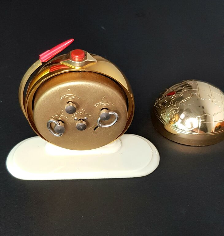 budzik-slawa-11-jewels-globus-stan-nie-wymaga-renowacji