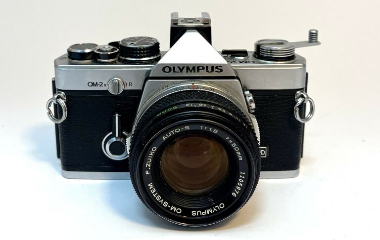 OLYMPUS OM-2N MD + ZUIKO 50MM 1.8