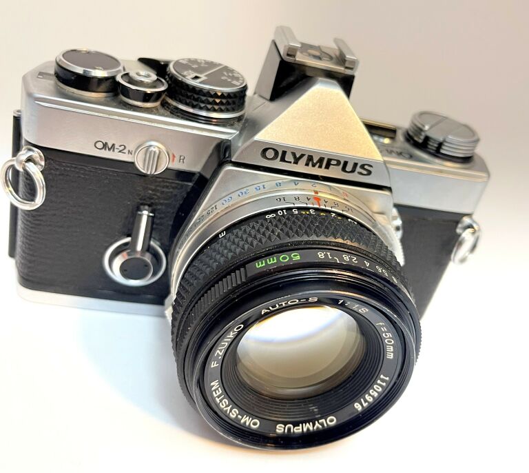 OLYMPUS OM-2N MD + ZUIKO 50MM 1.8
