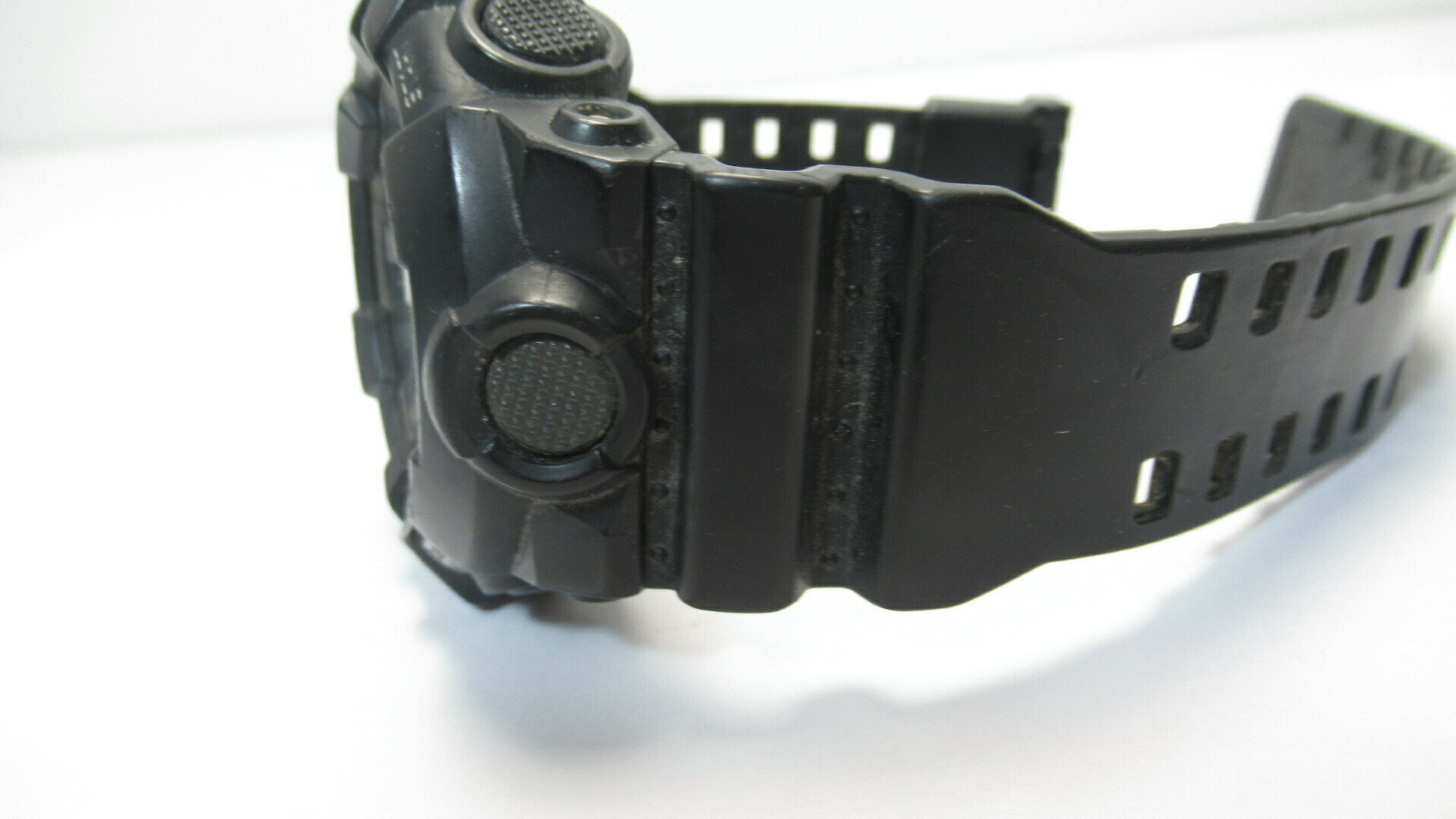 zegarek-casio-g-shock-ga-700-stan-uzywany