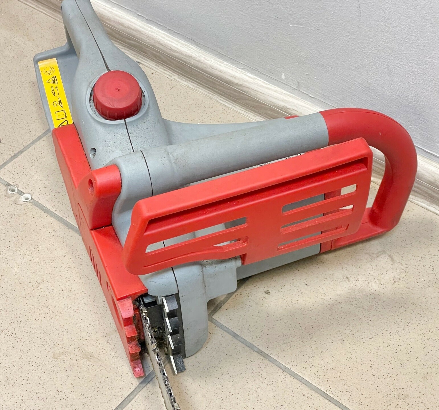 pila-lancuchowa-elektryczna-budget-bks-401-1800w-zasilanie-elektryczne-sieciowe