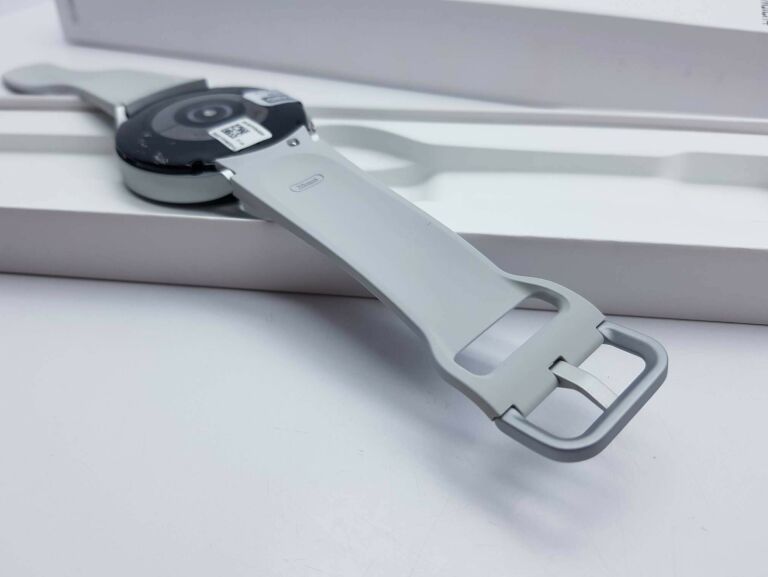 samsung-galaxy-watch-4-aluminium-44mm-silver-lte-jak-nowy-zlacza-212938-16