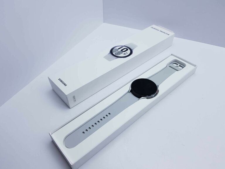 samsung-galaxy-watch-4-aluminium-44mm-silver-lte-jak-nowy-jana-pawla-ii-9426-plock