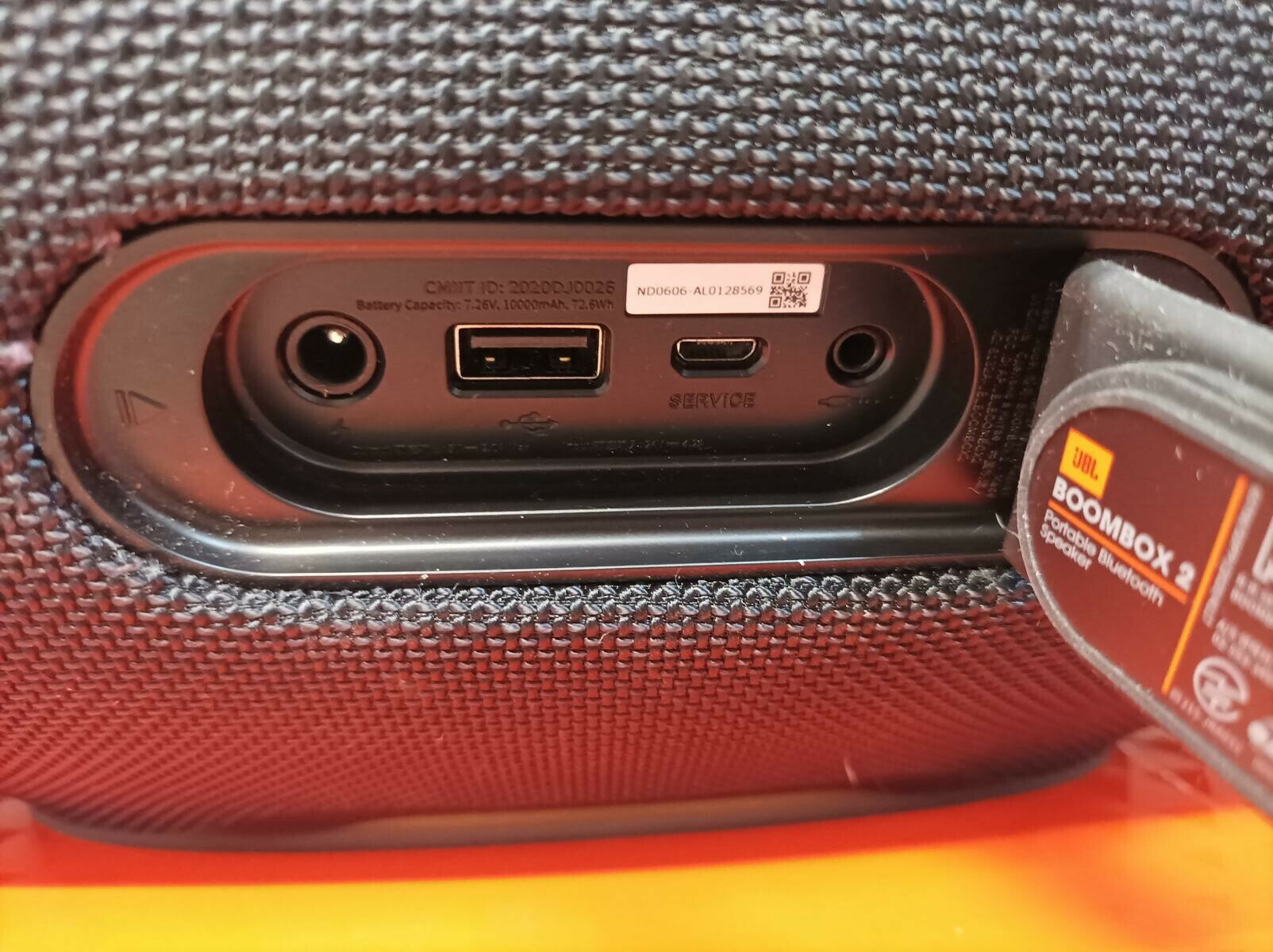 glosnik-jbl-boombox-2-brakpaczka-zaginela-zasilanie-akumulatorowe