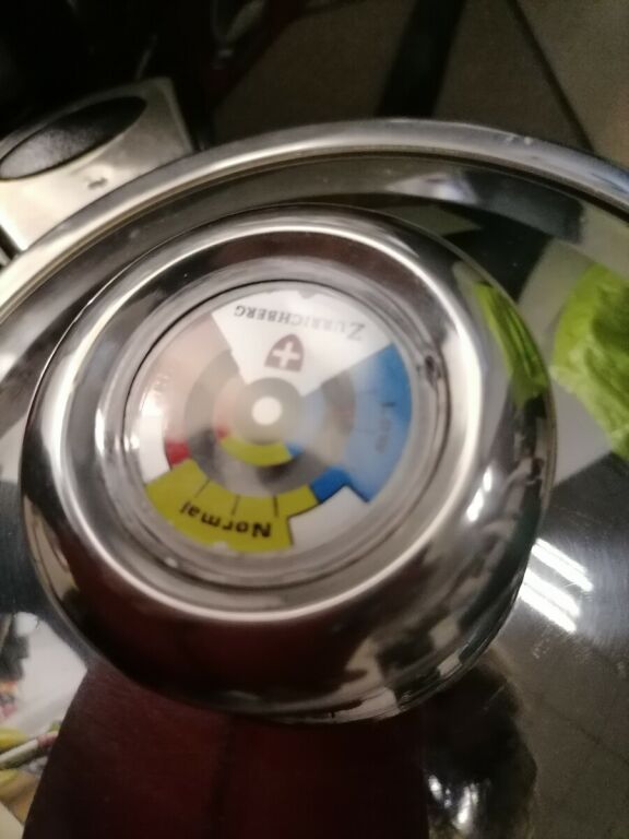 zestaw-garnkow-zurrichberg-zpb7001-16-elementow-stan-uzywany