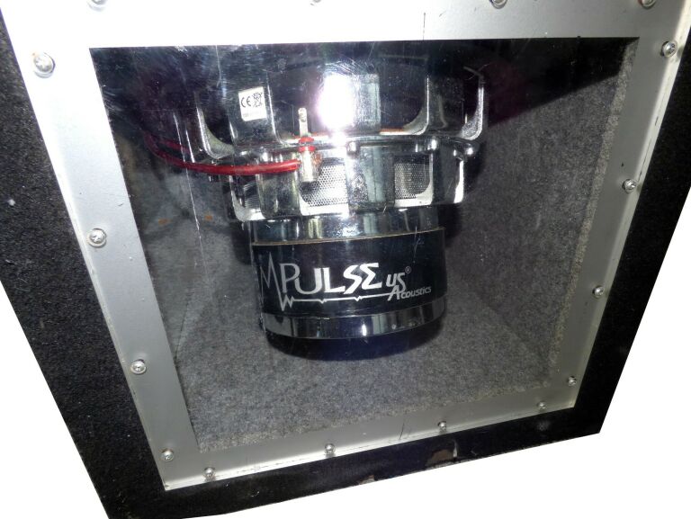 IMPULSE US ACOUSTICS POTĘŻNY SUBWOOFER