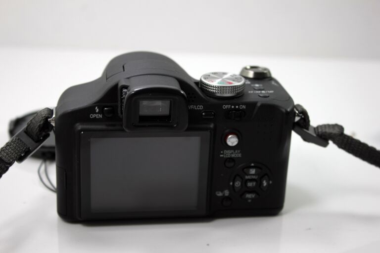 PANASONIC LUMIX DMC-FZ8