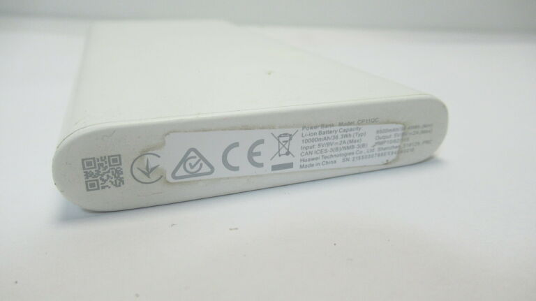 powerbank-huwaei-cp11qc-material-obudowy-tworzywo-sztuczne