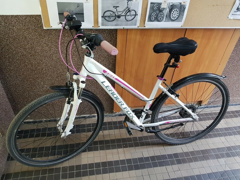 rower-damski-leader-fox-away-lady-28-cali-rama-17-kolor-rozowy
