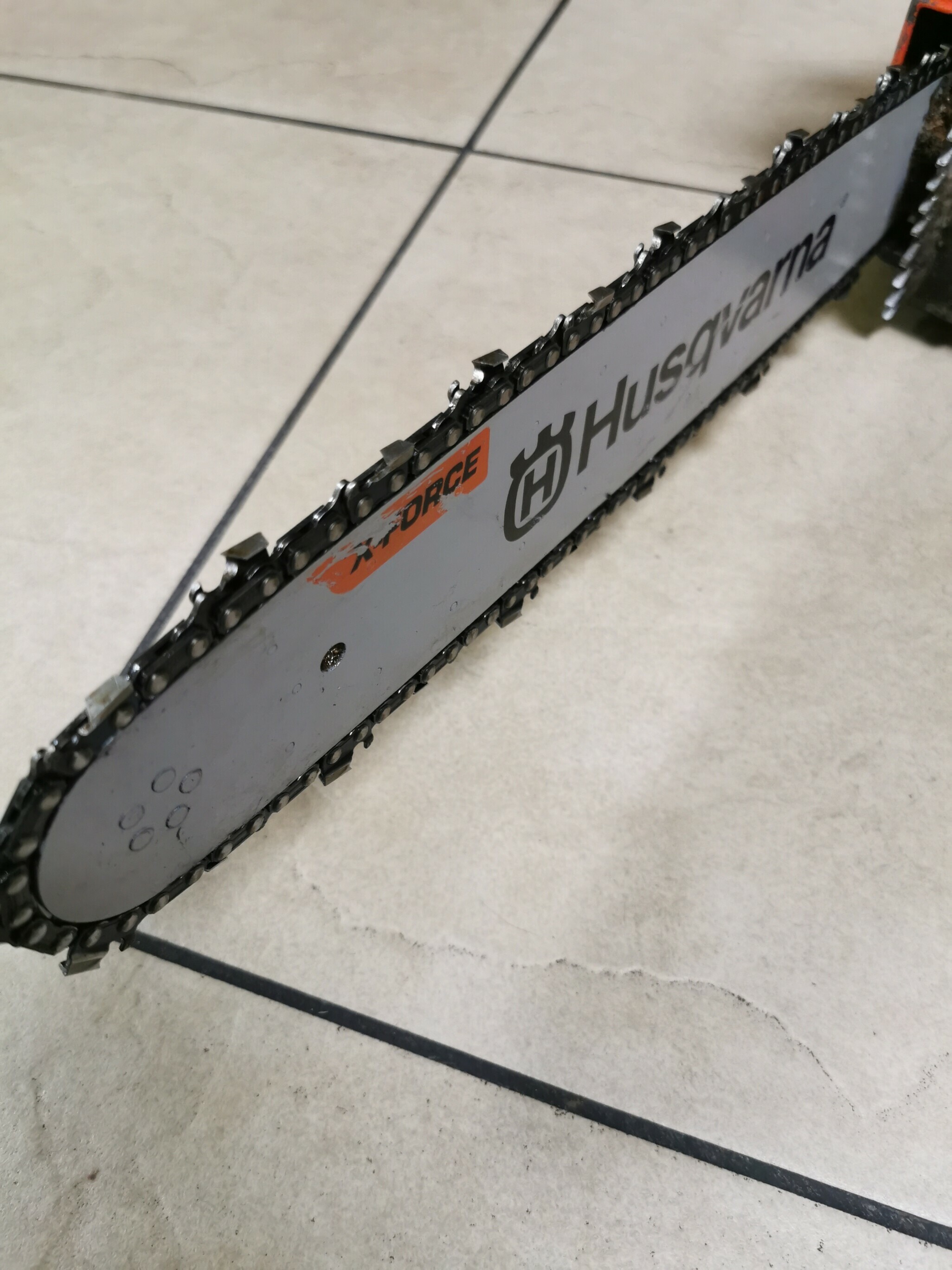 pila-husqvarna-242-xp-okazja-stan-uzywany