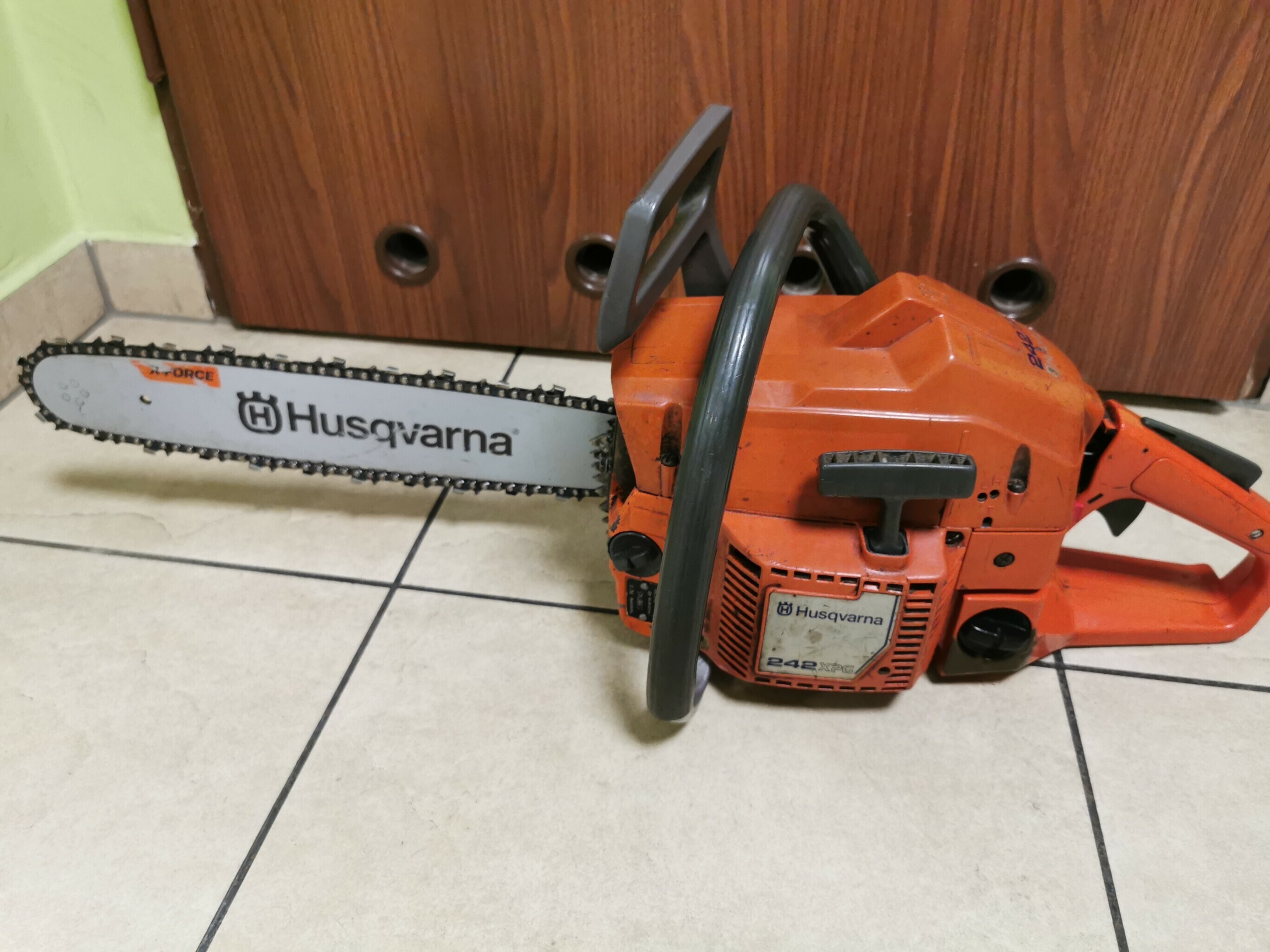 pila-husqvarna-242-xp-okazja-3-maja-10-myslenice-kotkiewicz-sj