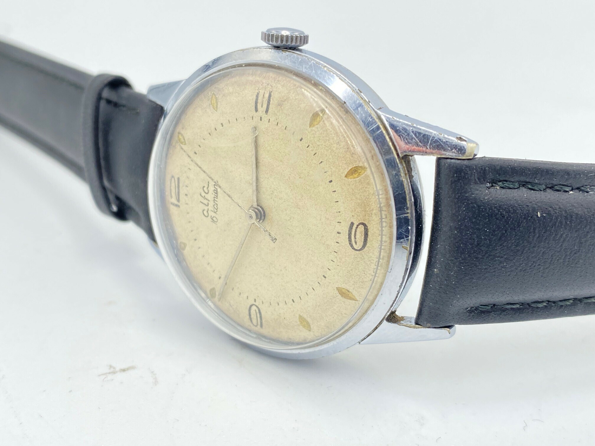 zegarek-alfa-16-kamieni-ksztalt-koperty-okragla