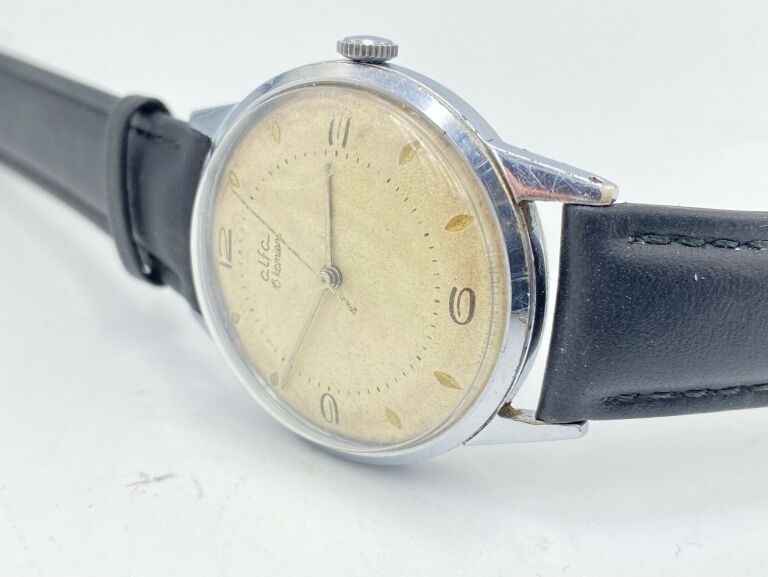 zegarek-alfa-16-kamieni-ksztalt-koperty-okragla