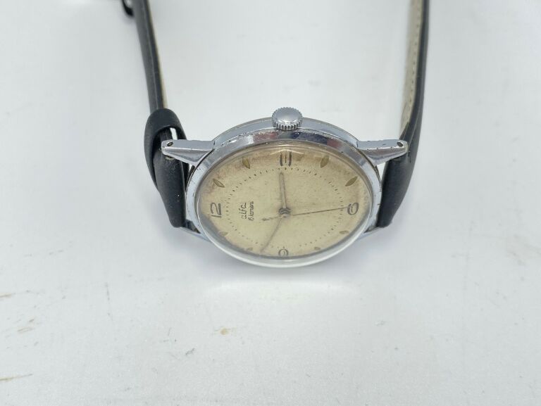 zegarek-alfa-16-kamieni-stan-uzywany