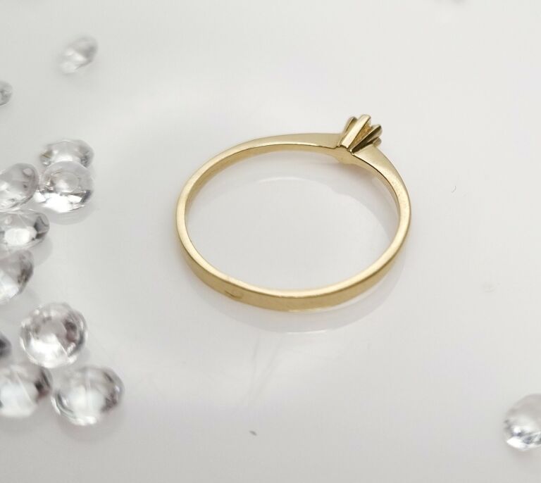 zloty-pierscionek-kwiatek-585-material-15835-2