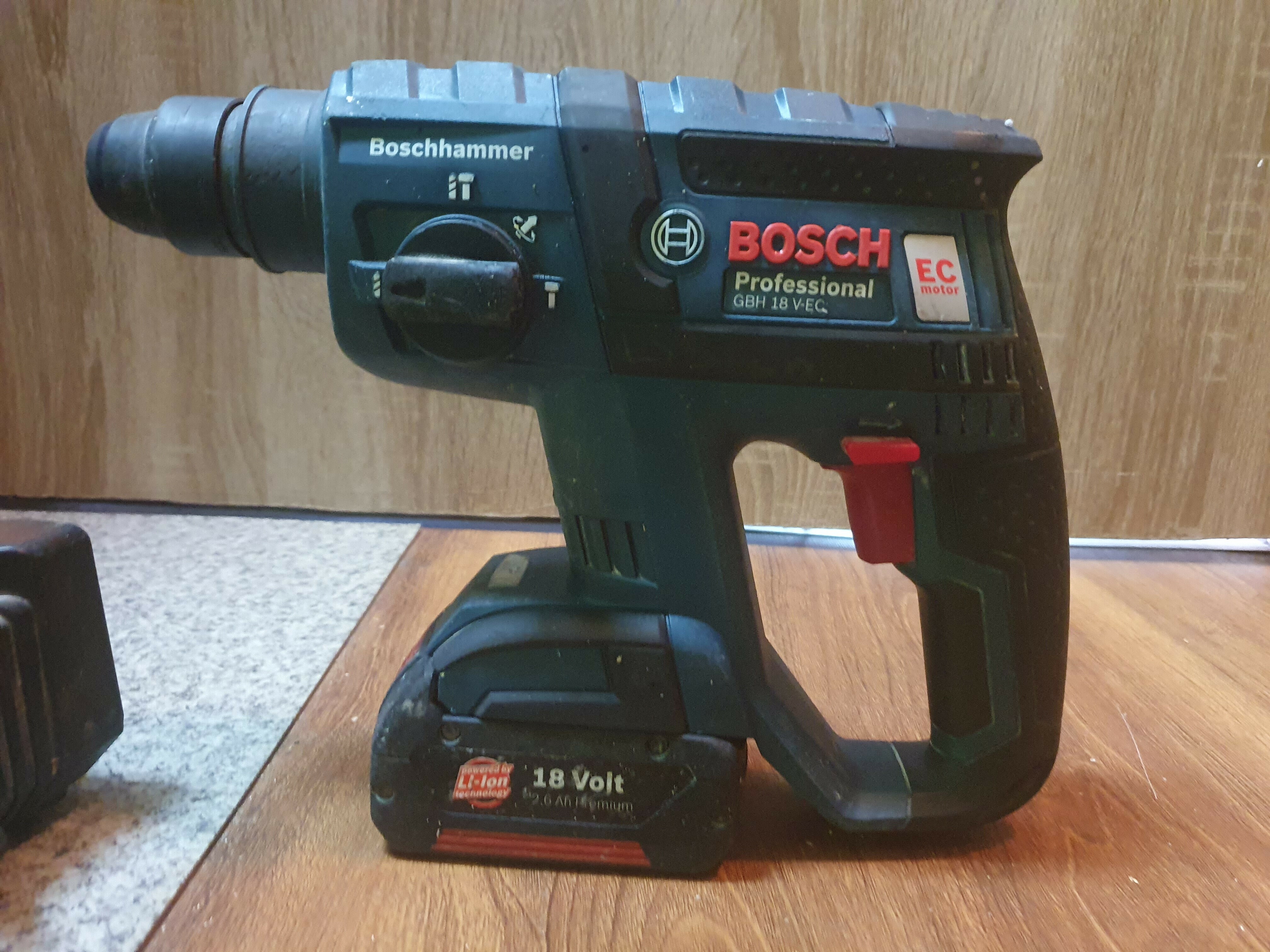 wiertarka-bosch-gbh18-v-ec-ladaku-stan-uzywany