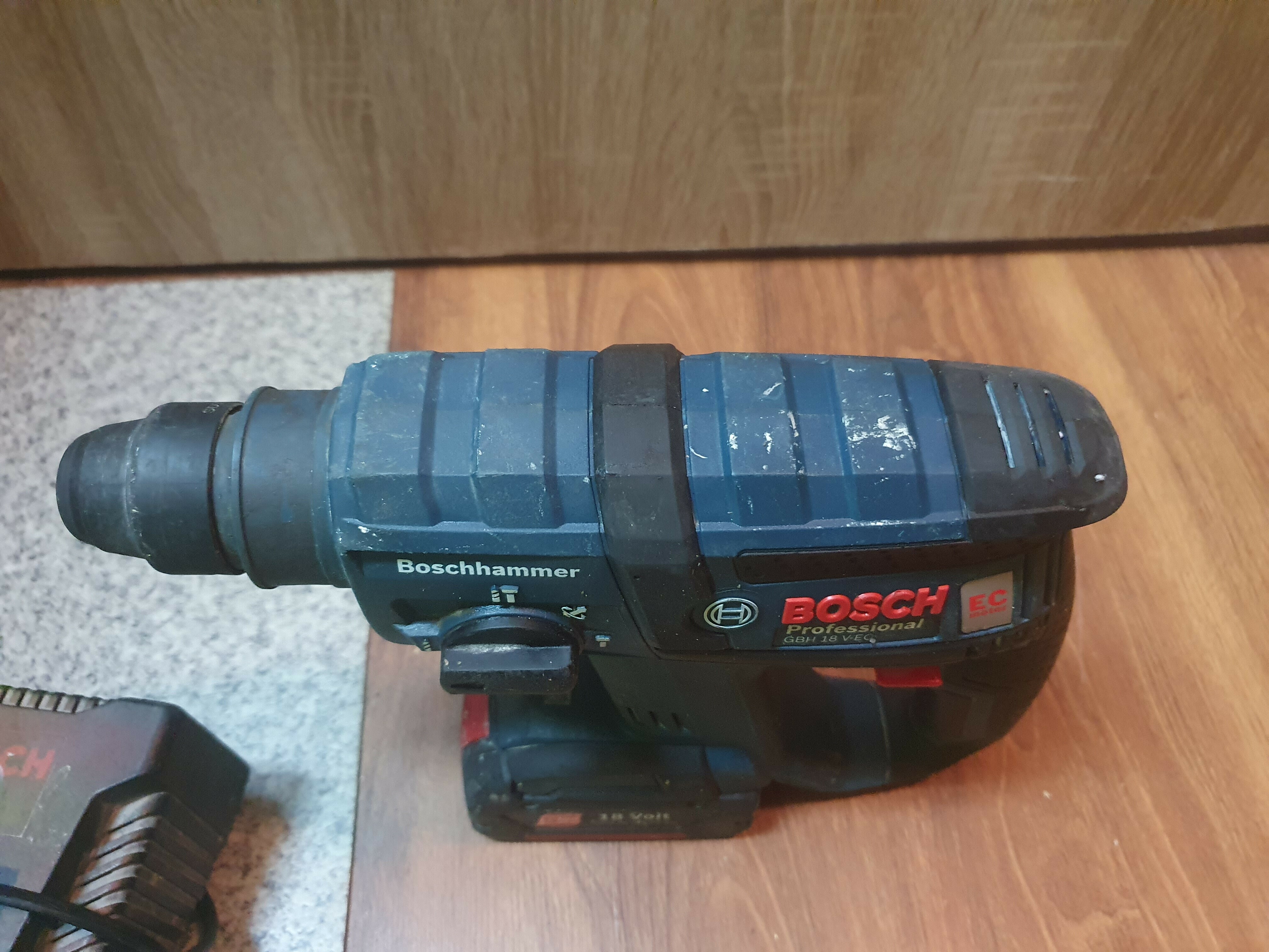 wiertarka-bosch-gbh18-v-ec-ladaku-marka-bosch