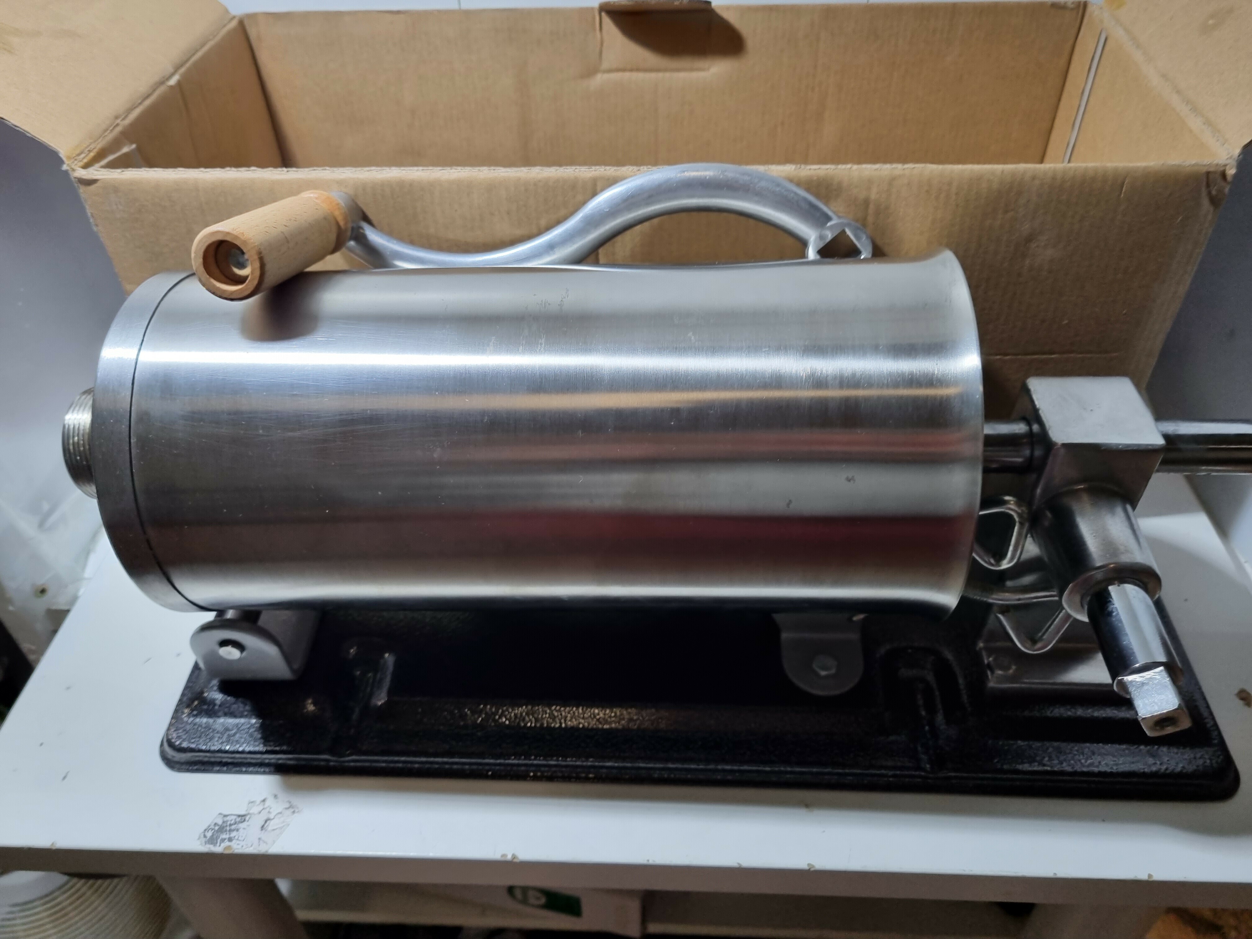 nadziewarka-do-kielbas-4-kg-biowin-model-311004