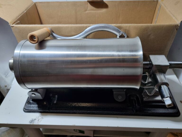 nadziewarka-do-kielbas-4-kg-biowin-model-311004