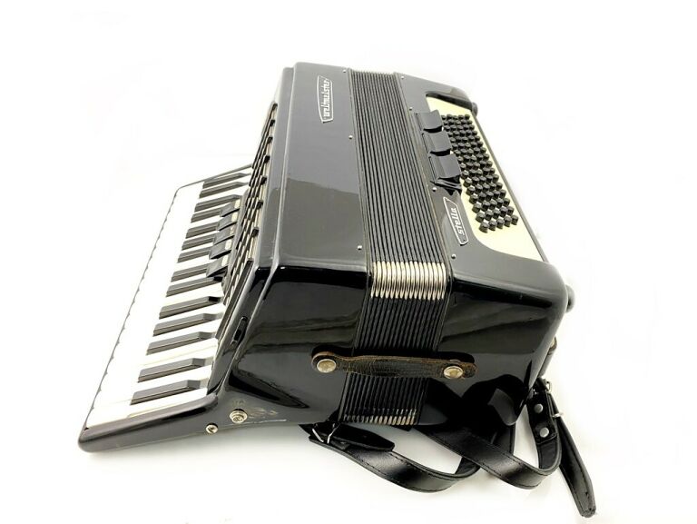 akordeon-weltmeister-stella-80-basow-stan-uzywany