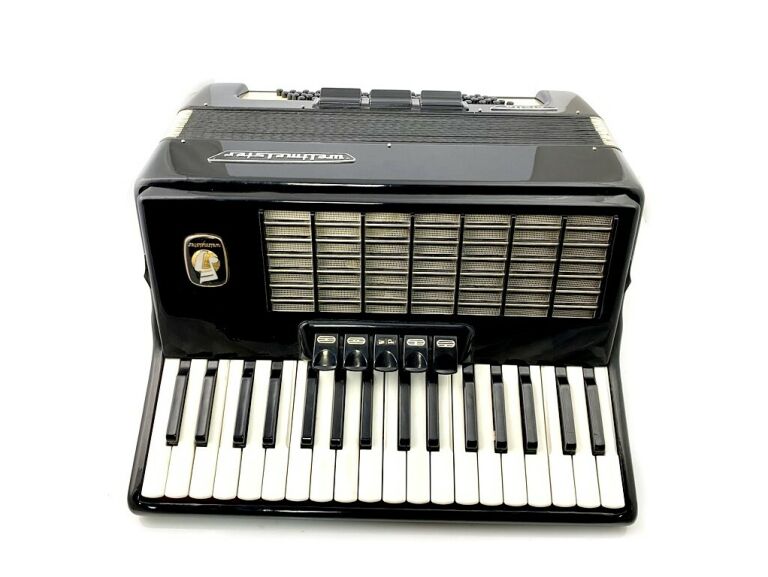 akordeon-weltmeister-stella-80-basow-rynek-6-wodzislaw-slaski