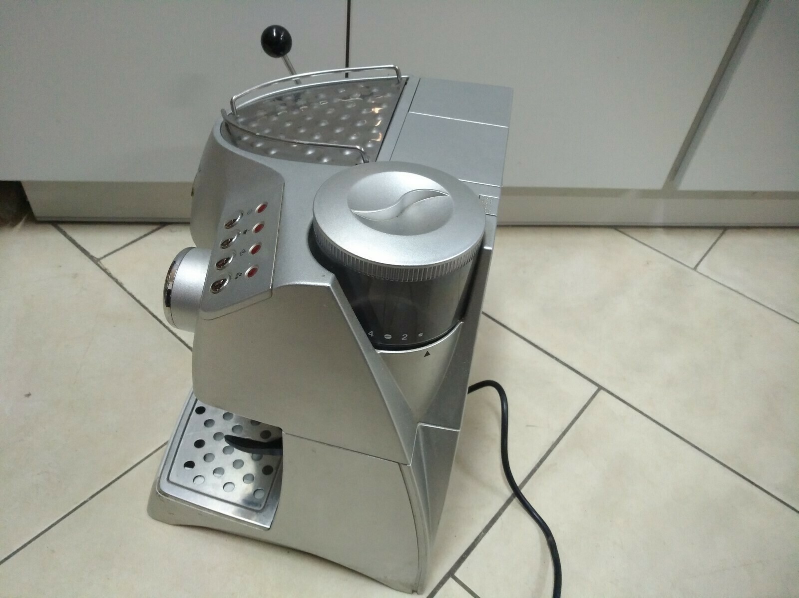 expres-do-kawy-ariete-cafe-roma-de-luxe-1329-kolor-dominujacy-srebrnyszary