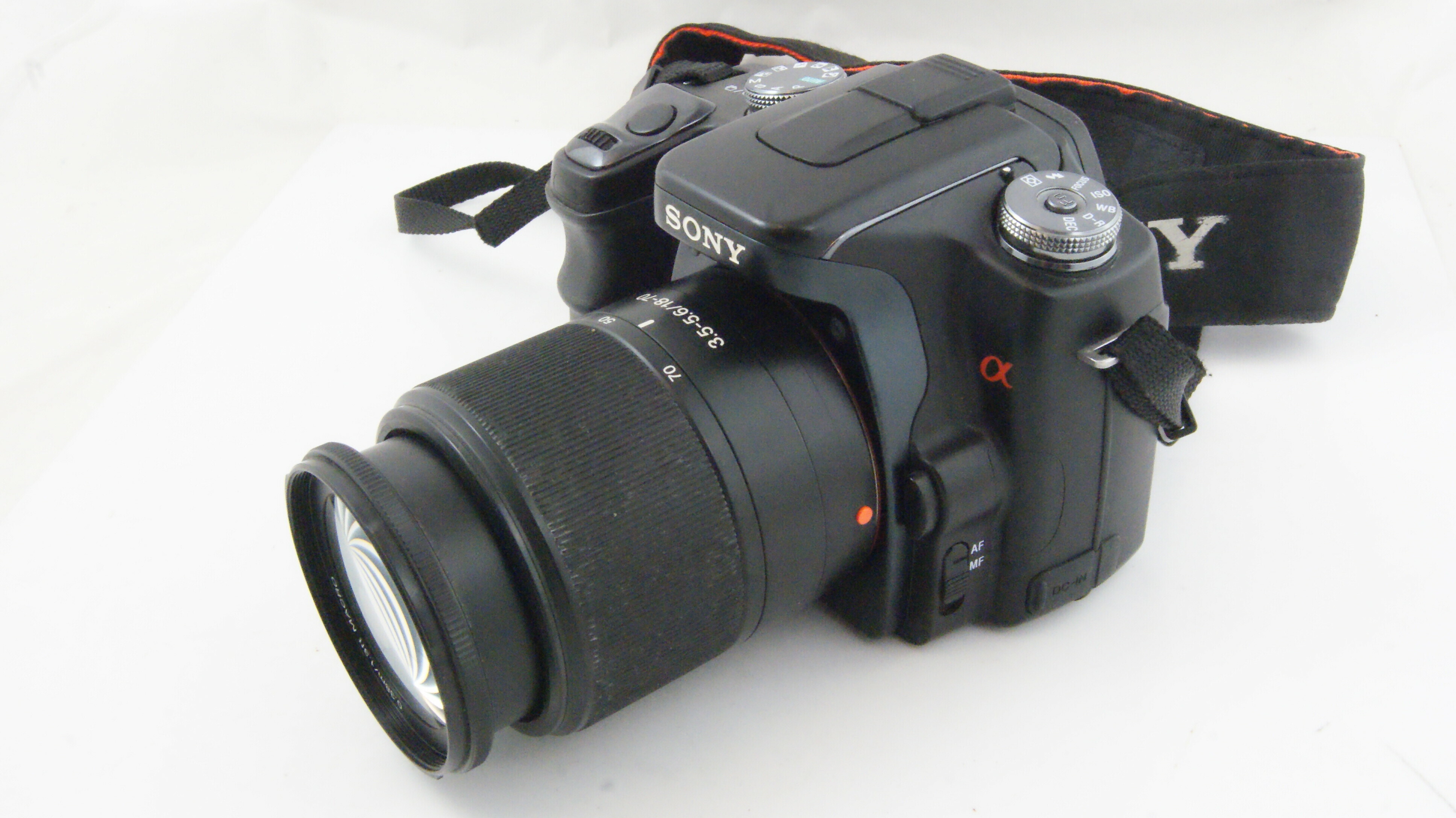 aparat-sony-alpha-100-uszkodzony-obiektyw-lad-model-alpha-100