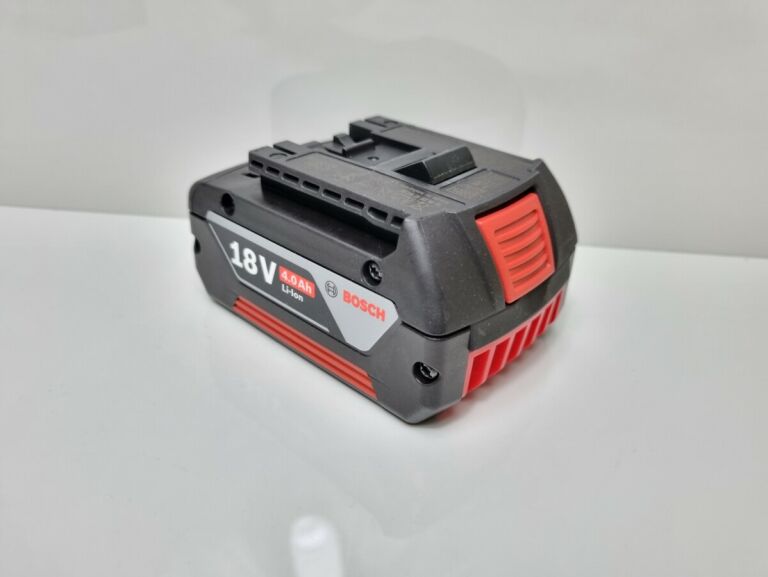 AKUMULATOR BOSCH GBA 18V 4,0 AH PUDEŁKO JAK NOWY